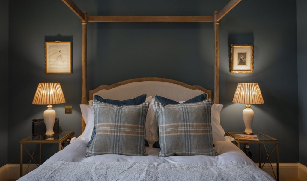 PW_TC_Earls-apartment_011-medium